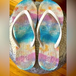 Super Cush FLOJOS flip flops in pastel colors